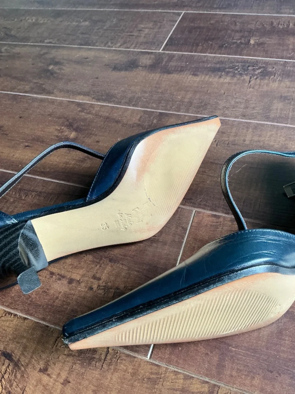 Italian leather navy ankle strap pointed toe heels size 5 | minimalist CBK - Picture 8 of 13